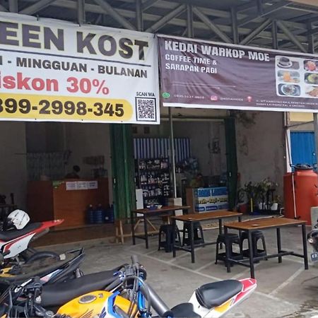 Greenkost Hostel Sintang Exterior photo