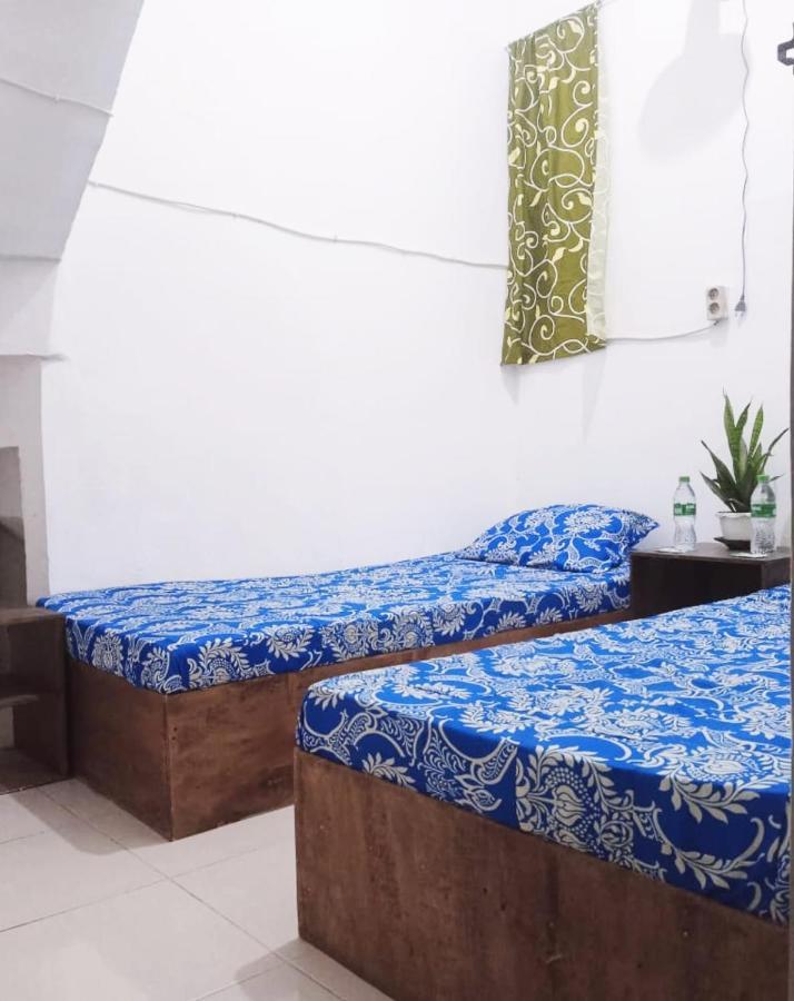 Greenkost Hostel Sintang Exterior photo