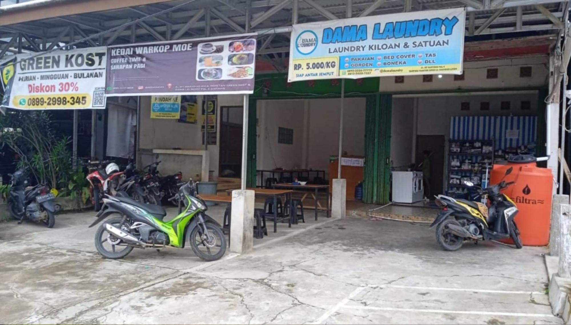 Greenkost Hostel Sintang Exterior photo